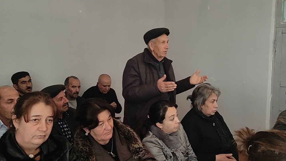 Seymur Orucov Ağstafanın Pirili və Sadıqlı kəndlərində növbəti dəfə vətəndaşları dinləyib